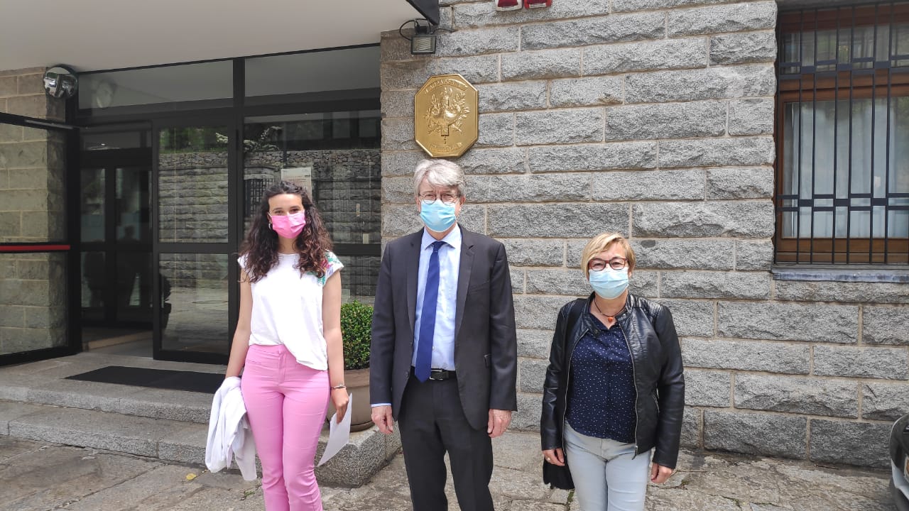 Jean-Claude Tribolet et Raquel Diet lors de l'entretien à l'école.